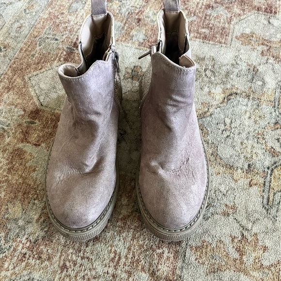 Steve Madden Kids Boots in Pink and Silver - Picture 2 of 4